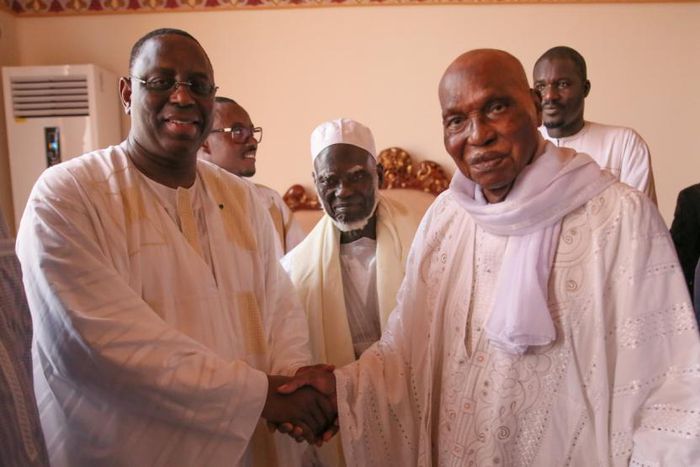 Wade et Macky Sall main dans la main