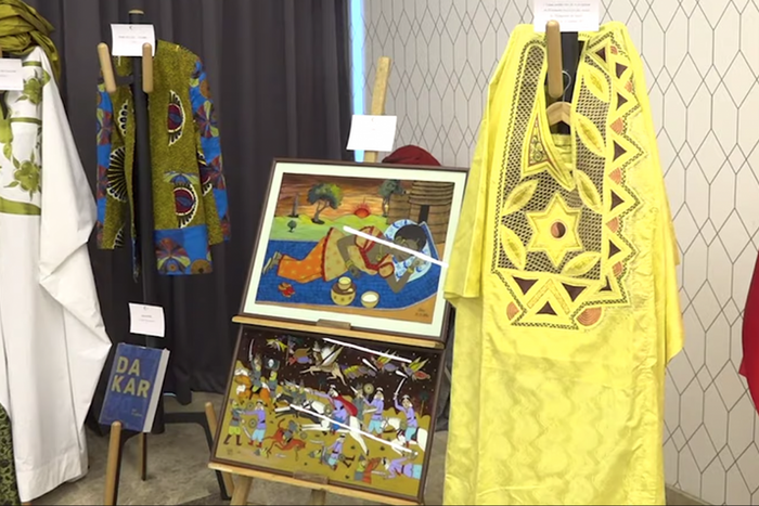 Exposition du grand boubou de Youssou Ndour