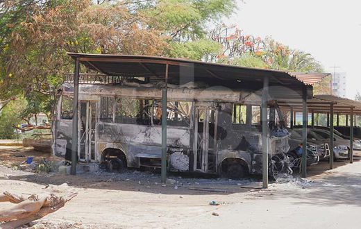 L'épave d'un bus incendié par des manifestants à l'universités Cheikh Anta Diop de Dakar lors des émeutes du mois de Juin 2023.