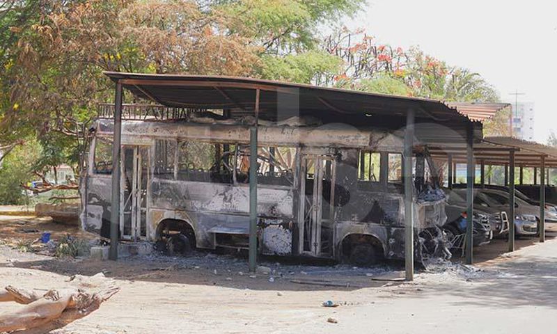 L'épave d'un bus incendié par des manifestants à l'universités Cheikh Anta Diop de Dakar lors des émeutes du mois de Juin 2023.