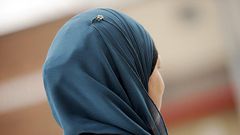 Femme musulmane arrêtée / Illustration