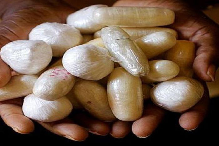 Dakar : Une mule sierra-léonaise ingurgite 23 capsules de cocaïne