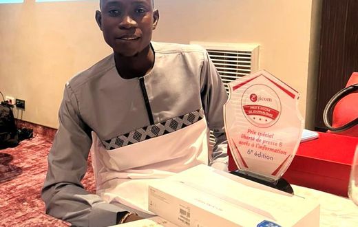 Cheikh Tidiane NDIAYE lauréat Prix E-jicom 2023