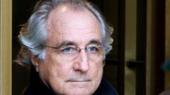 FILE PHOTO: Accused swindler Bernard Madoff exits the Manhattan federal court house in New York, U.S. on January 14, 2009. REUTERS/Brendan McDermid/File Photo