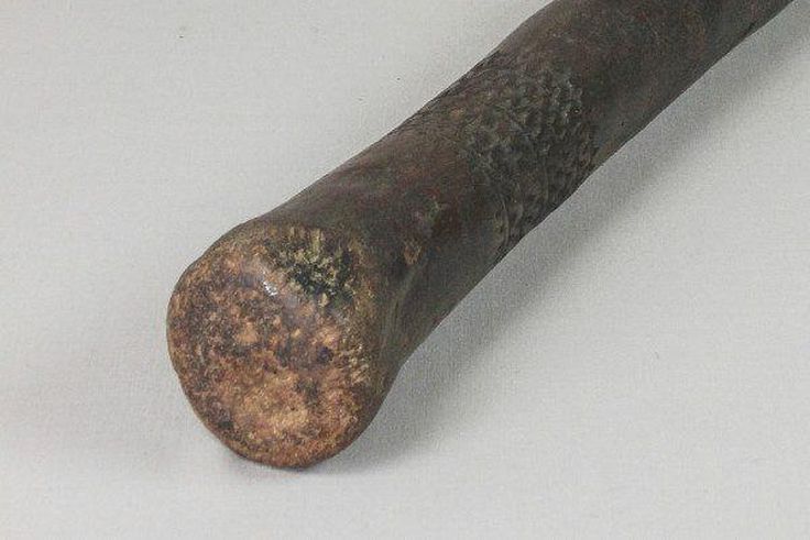 Pilon-femme-tue