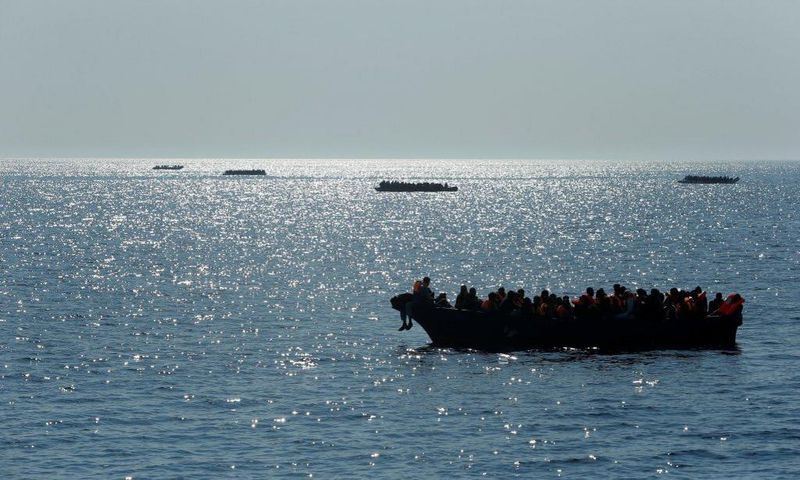 Migrants pirogue