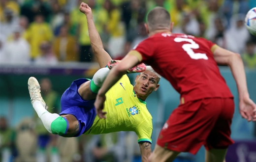 Le but de Richarlison pour le Brésil contre la Serbie lors de la Coupe du monde Qatar 2022.