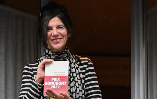 Brigitte Giraud, Goncourt 2022 avec son roman intitulé Vivre vite