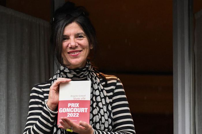 Brigitte Giraud, Goncourt 2022 avec son roman intitulé Vivre vite