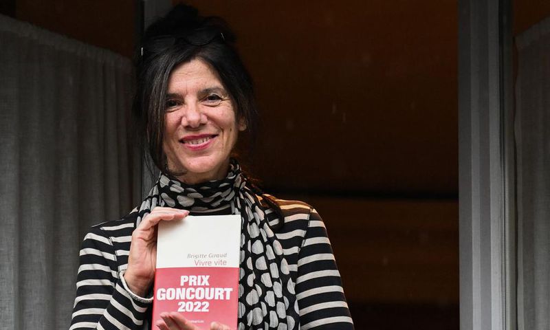 Brigitte Giraud, Goncourt 2022 avec son roman intitulé Vivre vite