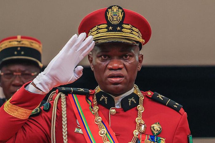 Après le putsch, le général Brice Oligui Nguema a prêté serment au Gabon