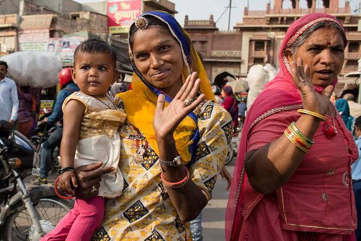 portrait-d-une-indienne-et-son-bebe-sur-le-sandar-market-rajasthan-inde