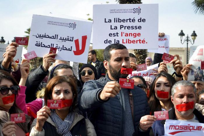 Tunisie 2 journalistes maintenus en détention provisoire