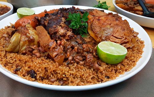 Thiebu guedj : riz au poisson séché et aux haricots
