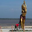 une statue géante immortalise Shakira !