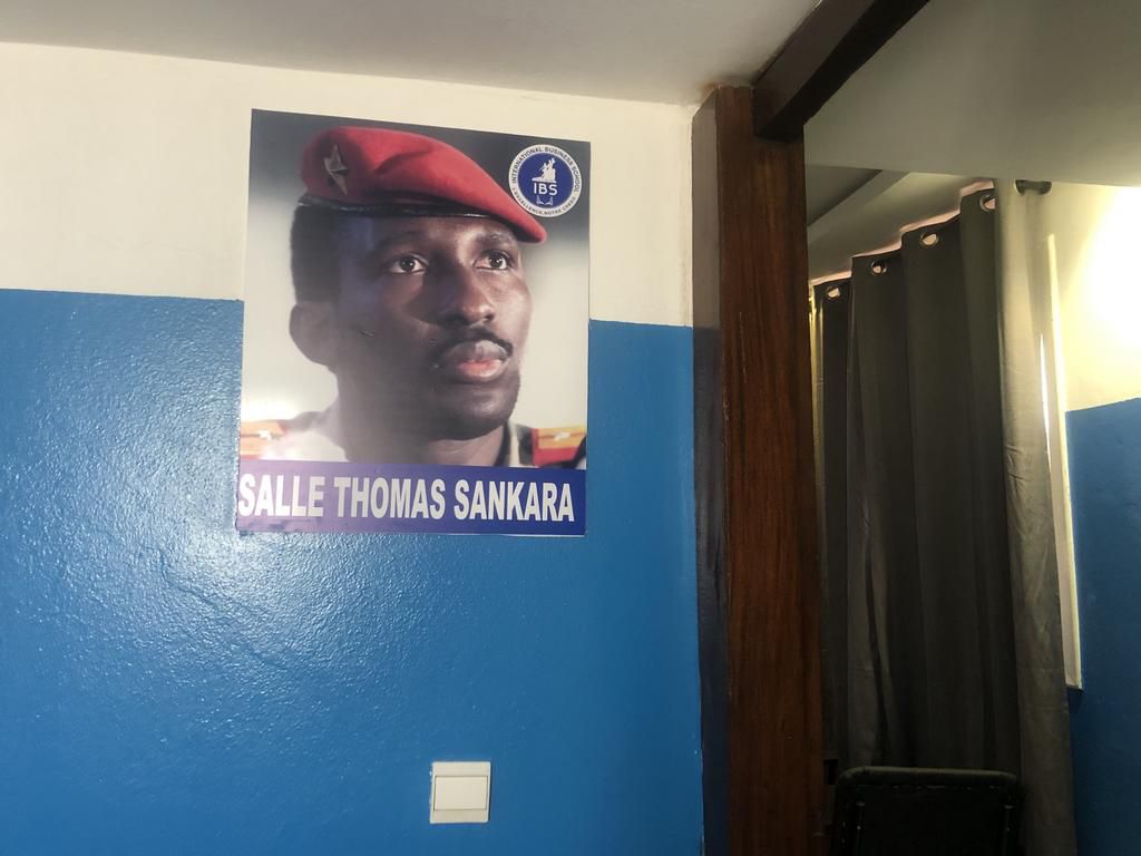 L'une des salles de cours porte le nom du célèbre leader révolutionnaire africain Thomas Sankara.