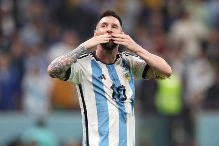 Lionel Messi blows a kiss to the Argentina fans after yet another stunning performance