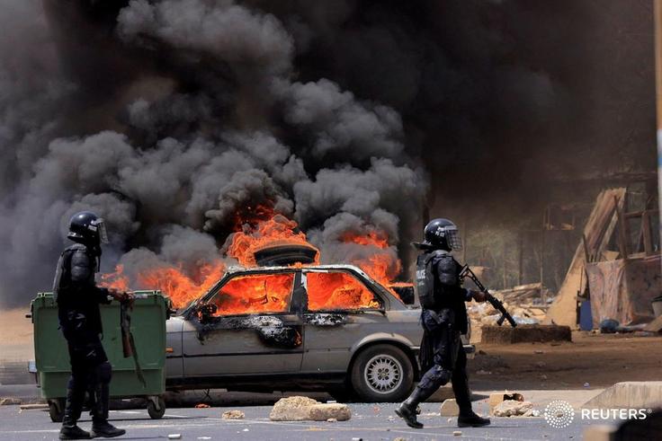 Neuf (9) morts dans le bilan provisoire des violentes manifestations au Sénégal suite à la condamnation du leader de l'opposition Ousmane Sonko, le 1er juin 2023.