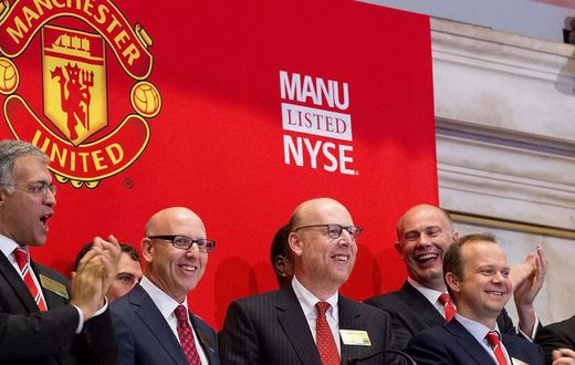 Les Glazers et Ed Woodward, ancien comptable et banquier du club (à droite) . Crédit photo : Getty Images.