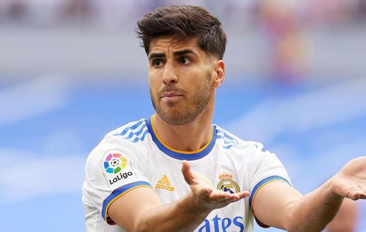 L'attaquant du Réal Madrid Marco Asension intéresse deux clubs anglais