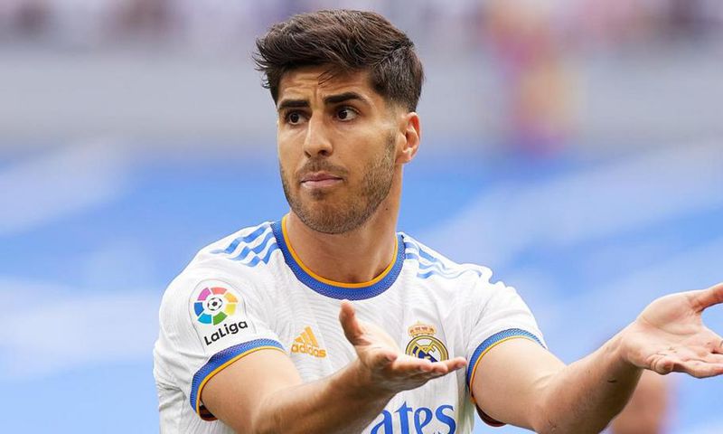 L'attaquant du Réal Madrid Marco Asension intéresse deux clubs anglais