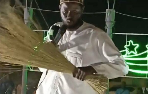 Bassirou Diomaye Faye et son Balai