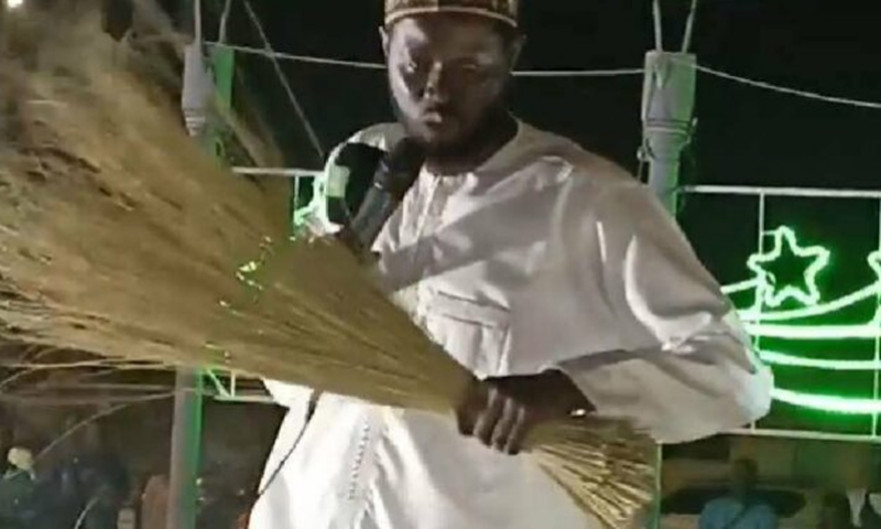 Bassirou Diomaye Faye et son Balai