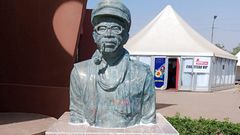 Statue-Ousmane-Sembene