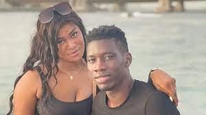 Ismaïla Sarr et son épouse.