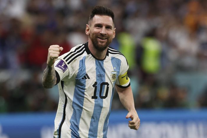 Lionel Messi of Argentina celebrates at full time