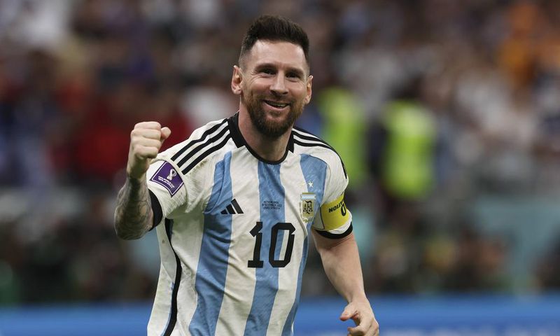 Lionel Messi of Argentina celebrates at full time