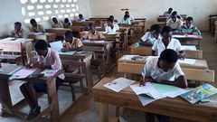 Des élèves en examen