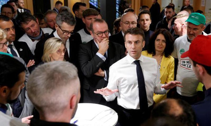 La visite de Macron au Salon de l'agriculture vire au chaos