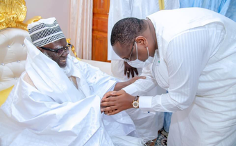 Macky-Sall-en-visite-à-Touba