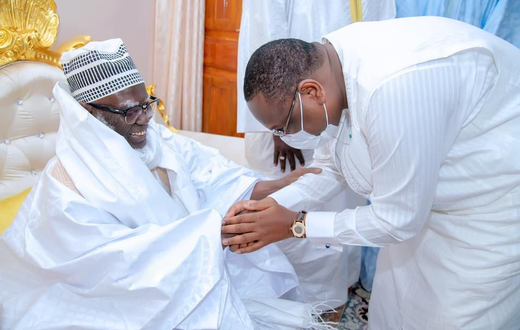 Macky-Sall-en-visite-à-Touba