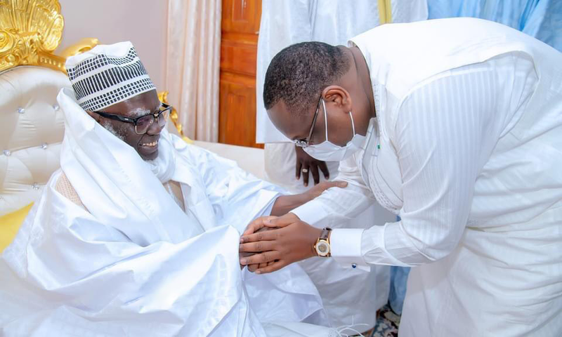 Macky-Sall-en-visite-à-Touba