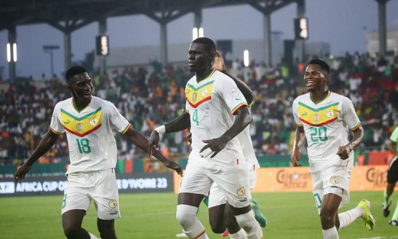 le-senegal-lemporte-face-a-la-guinee-et-termine-en-tete-les-guineens-troisiemes