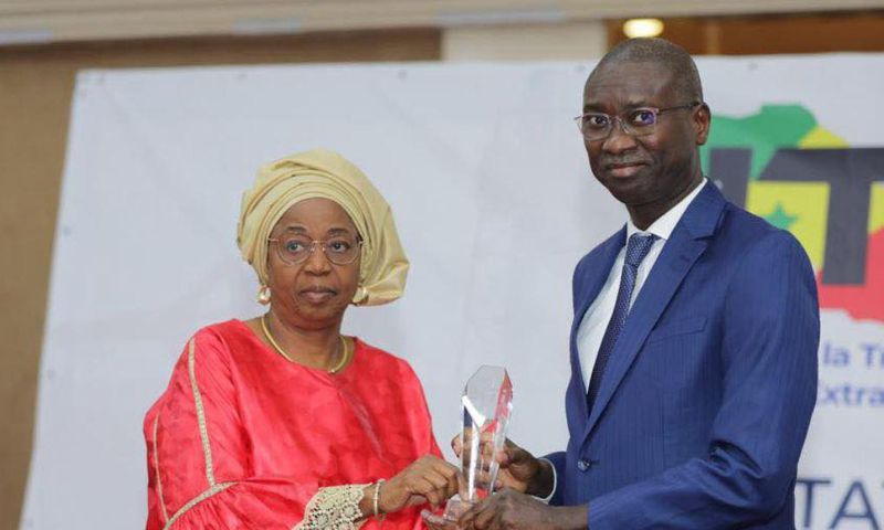 Le ministre des Affaires Etrangères Ismaila Madior Fall et Doc Eva Marie Coll Seck