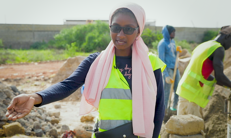 Salamata Bocar Sall dans un chantier à Rufisque