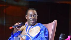 Boubacar Diallo, alias Dj Boubs, animateur radio et télé Il est connu pour son élégance.