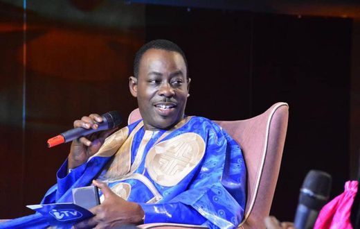 Boubacar Diallo, alias Dj Boubs, animateur radio et télé Il est connu pour son élégance.
