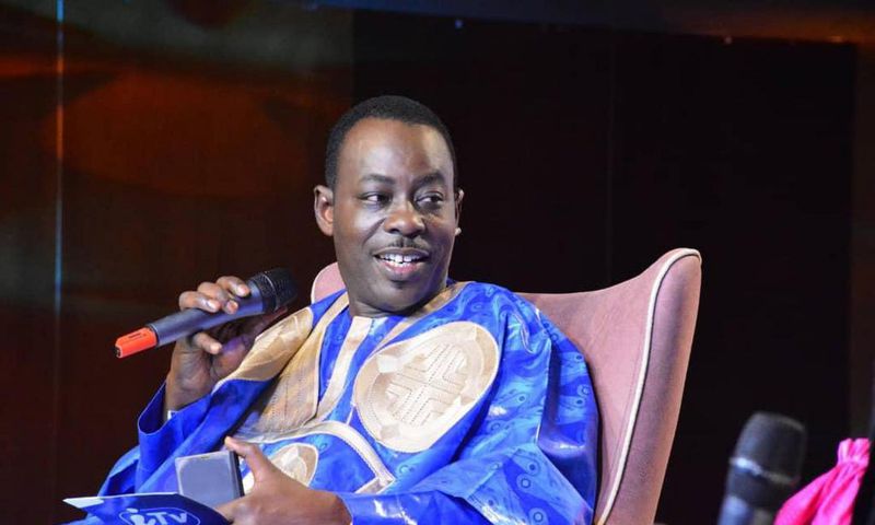 Boubacar Diallo, alias Dj Boubs, animateur radio et télé Il est connu pour son élégance.