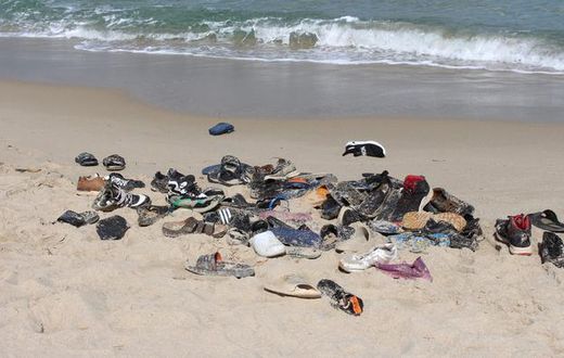 Corps de  migrants rejetés par la Mer