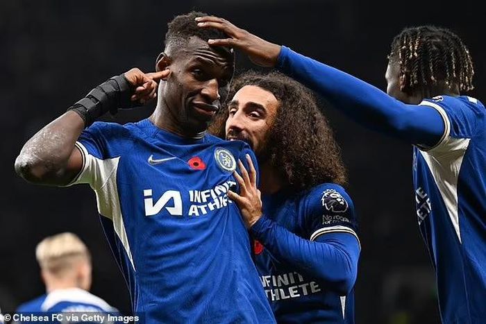 Nicolas-Jackson s-hat-trick-on-Monday-evening-earned-Chelsea-a-hard-fought-win-over-Spurs