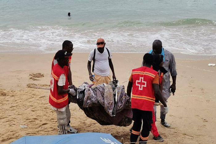 Au moins 15 morts dans le naufrage d'une embarcation de migrants au large de Ouakam