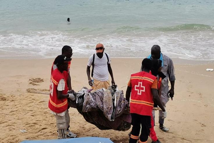 Au moins 15 morts dans le naufrage d'une embarcation de migrants au large de Ouakam