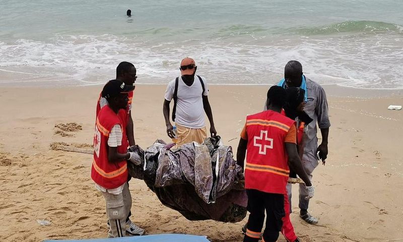 Au moins 15 morts dans le naufrage d'une embarcation de migrants au large de Ouakam