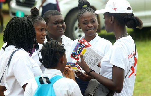 Action de sensibilisation sur le VIH parrainée par l'ONUSIDA, le ministère de la Santé gabonais, l’Ambassade de France et l’Organisation panafricaine de lutte contre le sida