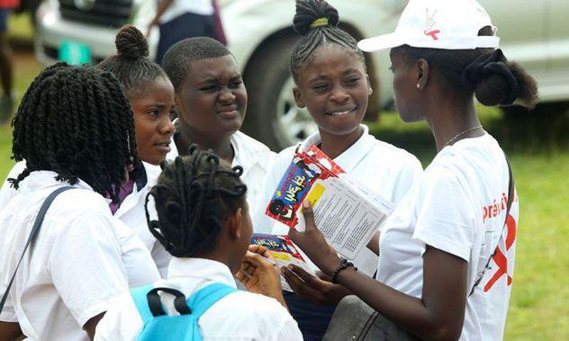 Action de sensibilisation sur le VIH parrainée par l'ONUSIDA, le ministère de la Santé gabonais, l’Ambassade de France et l’Organisation panafricaine de lutte contre le sida