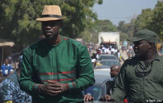 Ousmane Sonko occupe la tête de l'opposition au régime de Macky Sall